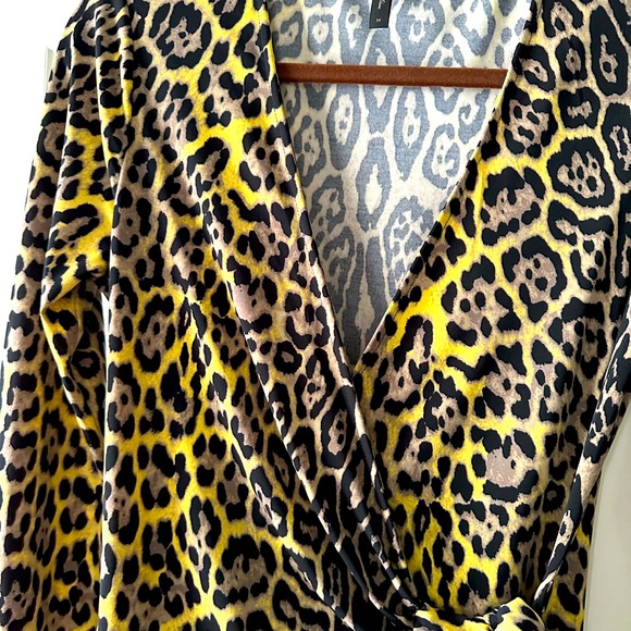 BCBG wrap midi dress. - Picture 4 of 10